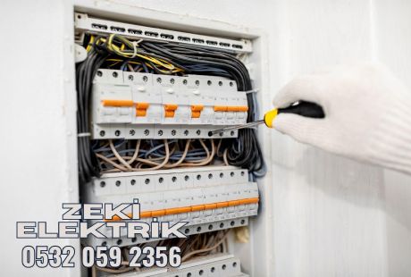 Elektrik Panosu Sigorta Değişimi